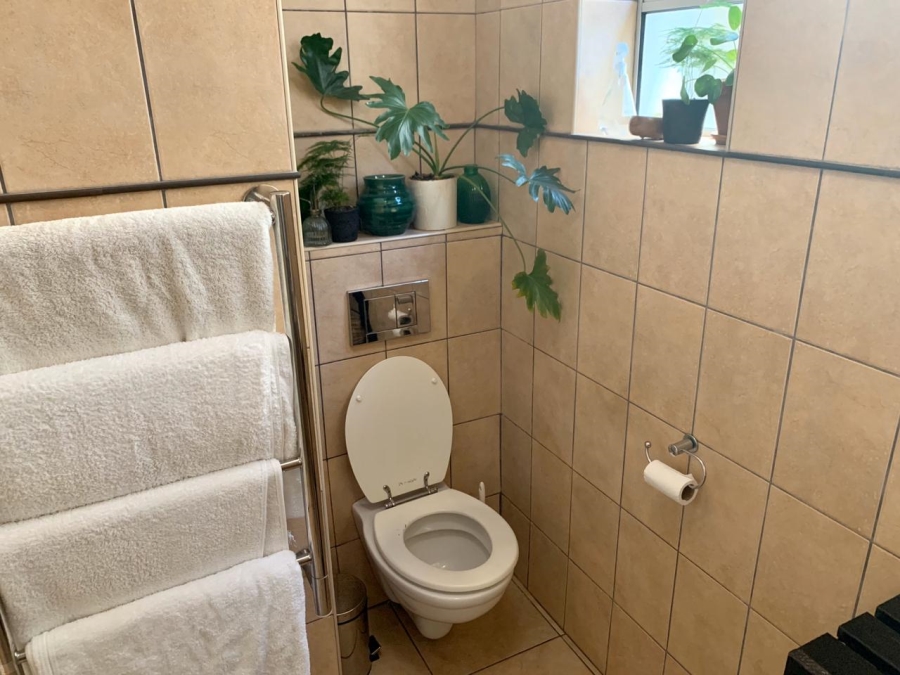 To Let 1 Bedroom Property for Rent in Rondebosch Village Western Cape